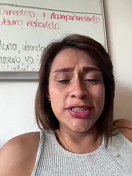 Snapshot of valeria_absurdah chatting on December 17, 8:26 pm valeria absurdah online show from December 17, 8:26 pm