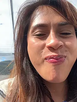 Snapshot of valeria_absurdah chatting on January 16, 8:24 pm valeria absurdah online show from January 16, 8:24 pm