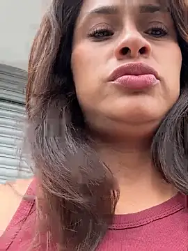 Snapshot of valeria_absurdah chatting on February 5, 6:01 pm valeria absurdah online show from February 5, 6:01 pm