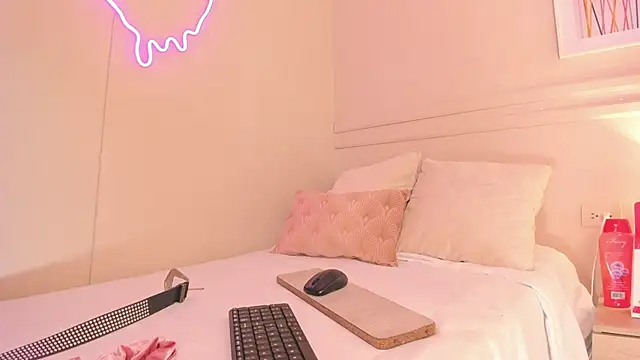 electra a online show from November 17, 3:18 pm