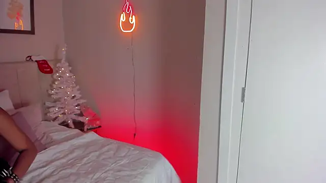 electra a online show from December 4, 6:38 pm