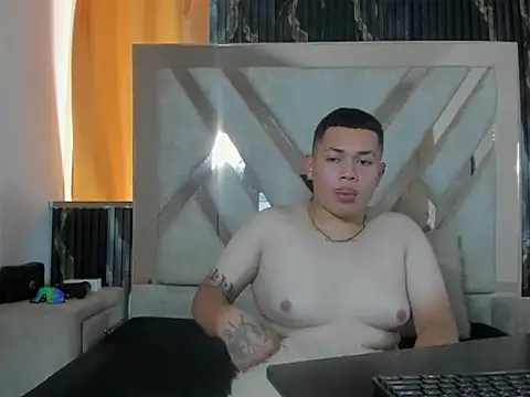 AlejandroRicoo online show from November 14, 7:01 pm