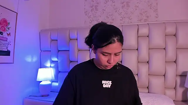 Snapshot of lea_hunter__ chatting on November 17, 7:41 pm lea hunter online show from November 17, 7:41 pm