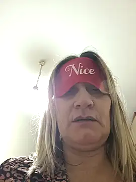 Snapshot of Tania9_ chatting on November 14, 7:34 pm Tania9 online show from November 14, 7:34 pm