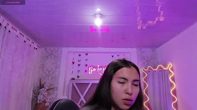 ISABELA TAY online show from March 13, 11:39 am