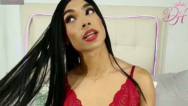 Daphne Hills online show from April 4, 7:00 pm