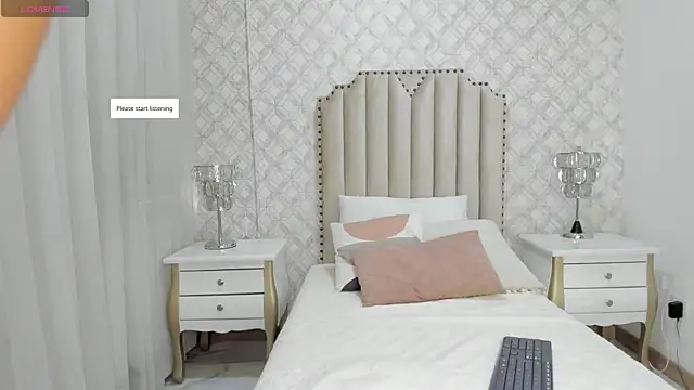 Snapshot of fallon_grey chatting on December 4, 7:11 pm fallon grey online show from December 4, 7:11 pm