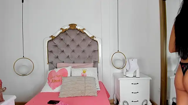 Snapshot of fallon_grey chatting on January 13, 8:03 pm fallon grey online show from January 13, 8:03 pm