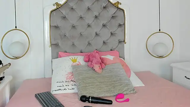 Snapshot of fallon_grey chatting on January 14, 7:41 pm fallon grey online show from January 14, 7:41 pm