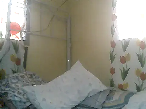 Snapshot of loriepinay46 chatting on April 19, 9:30 am loriepinay46 online show from April 19, 9:30 am