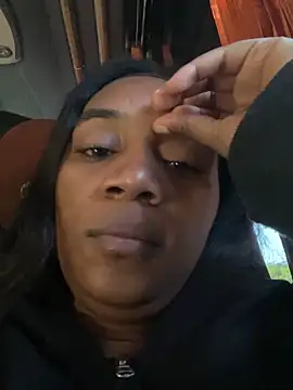 AishaOwens online show from February 17, 1:29 pm