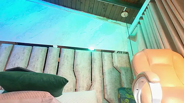 Caroline palmerr online show from December 15, 3:22 am