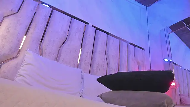 Caroline palmerr online show from February 4, 3:23 am