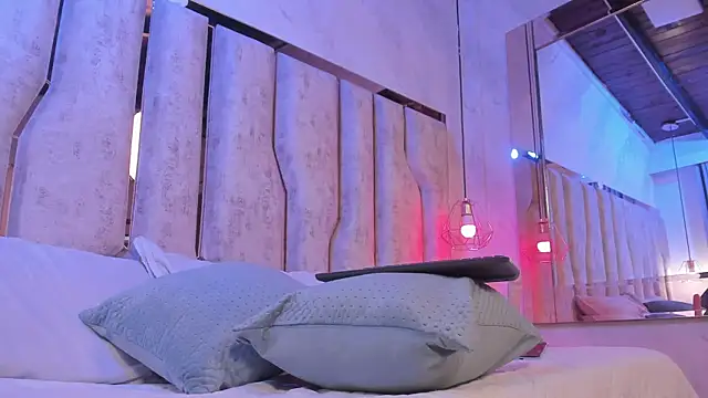 Caroline palmerr online show from February 5, 3:22 am