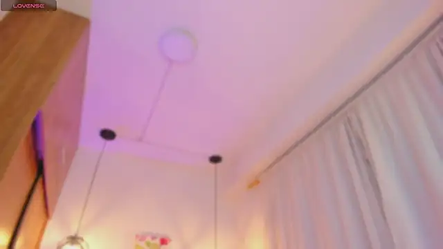 Snapshot of Cassiesteveens chatting on November 13, 10:52 pm Cassiesteveens online show from November 13, 10:52 pm