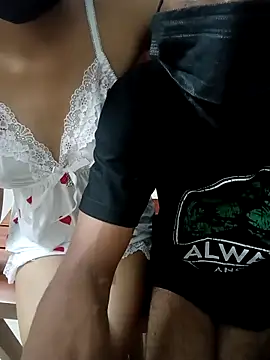 Snapshot of mallufromkochikerala chatting on December 17, 6:47 pm mallufromkochikerala online show from December 17, 6:47 pm