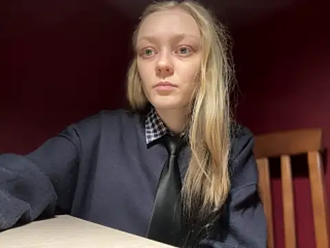 Snapshot of moonlight_fiend chatting on December 21, 8:16 pm moonlight fiend online show from December 21, 8:16 pm