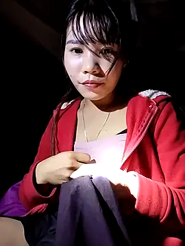 Snapshot of gugu0022 chatting on November 22, 2:27 pm gugu0022 online show from November 22, 2:27 pm