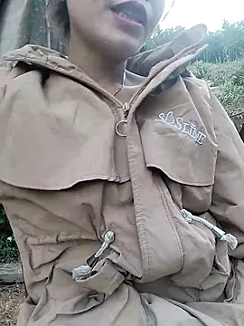 Snapshot of gugu0022 chatting on November 30, 1:20 am gugu0022 online show from November 30, 1:20 am