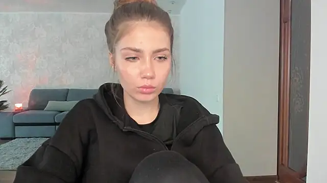 Aurora Glow21 online show from April 7, 12:27 pm