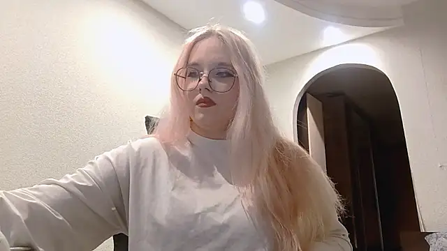 ArletteHals online show from November 12, 1:55 pm