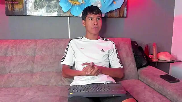 Snapshot of Carl-Milton chatting on November 13, 12:37 pm Carl-Milton online show from November 13, 12:37 pm