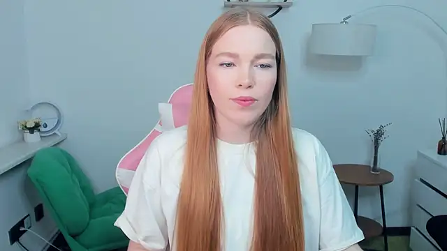 LavetaShiroma online show from December 3, 7:56 pm