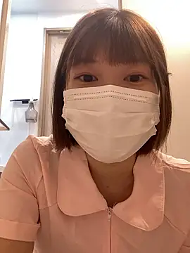 Snapshot of yun_cute chatting on November 13, 6:45 am yun cute online show from November 13, 6:45 am