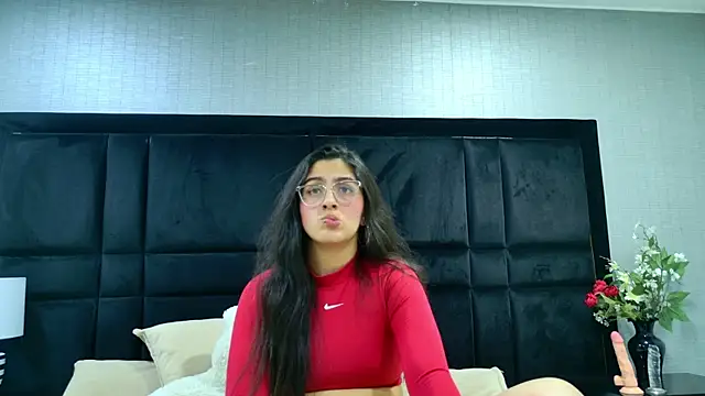 LuisaFranco online show from December 5, 3:59 am