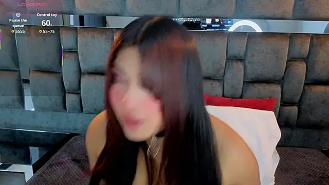 Snapshot of IssaJones_ chatting on January 13, 8:58 pm IssaJones online show from January 13, 8:58 pm