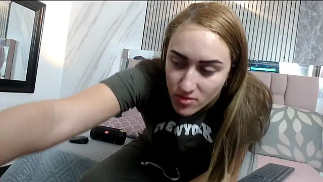 hanna  palmer1 online show from January 15, 12:54 pm