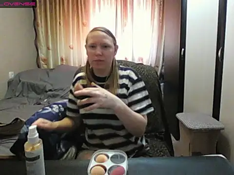 JenniDeep online show from April 16, 8:15 am