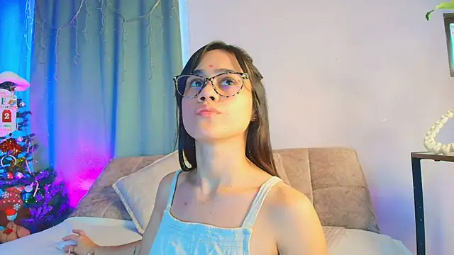 Snapshot of lizzy_kane chatting on December 13, 8:04 pm lizzy kane online show from December 13, 8:04 pm