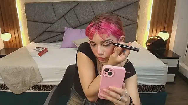 Laracooper  online show from March 5, 7:43 pm