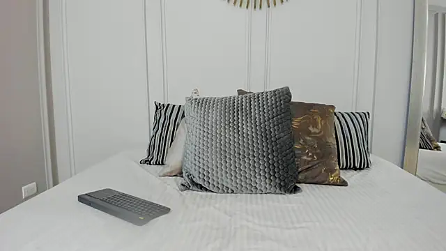 Snapshot of Mia-Kendall chatting on November 29, 7:39 pm Mia-Kendall online show from November 29, 7:39 pm