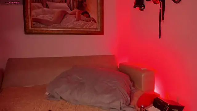 VeronicaSmith OS online show from April 17, 8:01 pm