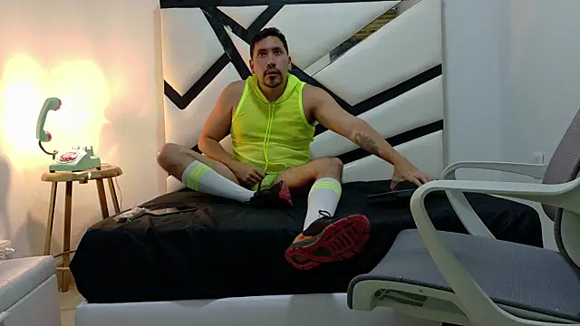 Snapshot of BDSM_JHON chatting on November 18, 11:59 pm BDSM JHON online show from November 18, 11:59 pm