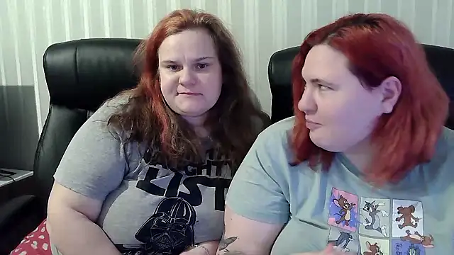 HollyXXEva online show from January 16, 8:02 pm