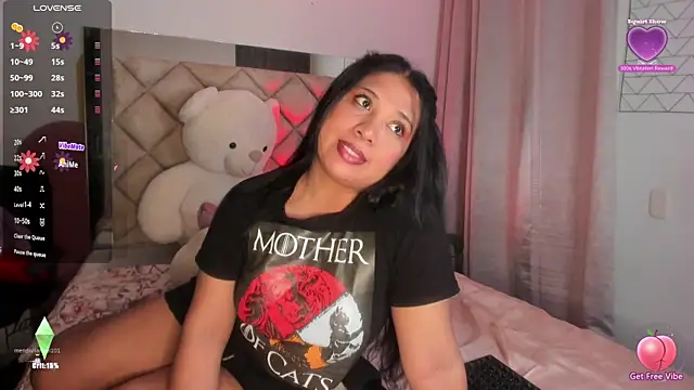 Snapshot of Sweettpepper25 chatting on December 1, 8:41 am Sweettpepper25 online show from December 1, 8:41 am