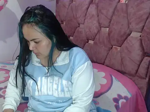 Snapshot of sammy_1211 chatting on November 17, 10:37 pm sammy 1211 online show from November 17, 10:37 pm