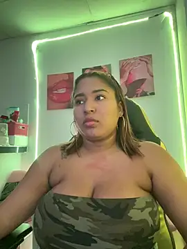 morena-2025 online show from May 26, 4:58 pm