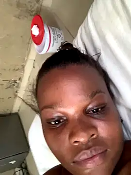 Snapshot of HoarseStereo chatting on November 13, 9:41 am HoarseStereo online show from November 13, 9:41 am