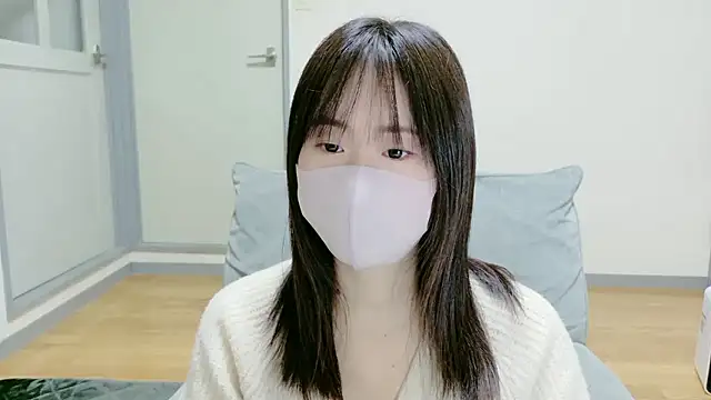 Snapshot of akane_room chatting on December 5, 2:20 am akane room online show from December 5, 2:20 am