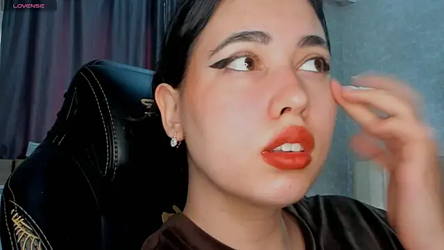 Snapshot of Diara_1an chatting on May 22, 5:47 am Diara 1an online show from May 22, 5:47 am