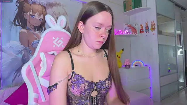 CheekySashaCharm online show from April 14, 11:27 am