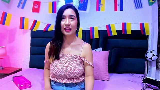 Snapshot of VictoriaRouge_ chatting on June 28, 8:15 pm VictoriaRouge online show from June 28, 8:15 pm