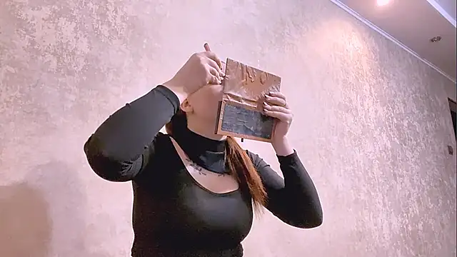 Snapshot of EveCrotts chatting on November 15, 12:23 pm EveCrotts online show from November 15, 12:23 pm