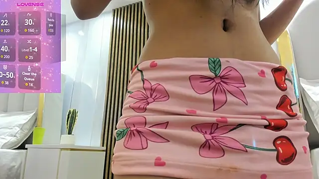 roxyflame  online show from May 12, 11:29 am