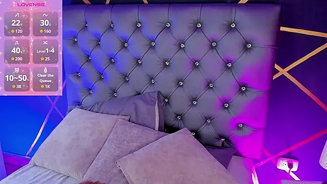 GabrielaSuarez  online show from March 25, 8:26 pm