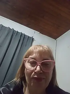 Snapshot of SexyMilf1211 chatting on July 1, 5:02 pm SexyMilf1211 online show from July 1, 5:02 pm